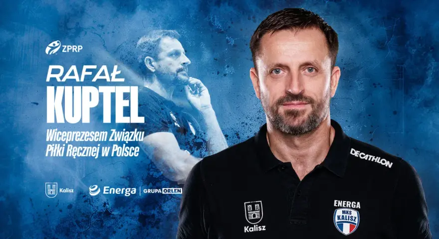 Rafał Kuptel, wiceprezes ZPRP, w czarnej koszulce z logo MKS Kalisz.